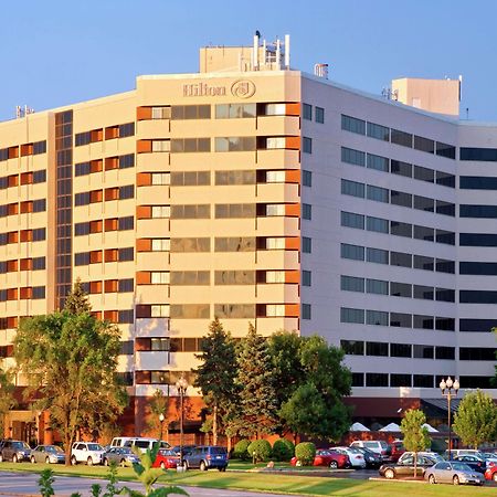 Hilton Suites Chicago/Oakbrook Terrace Exterior photo